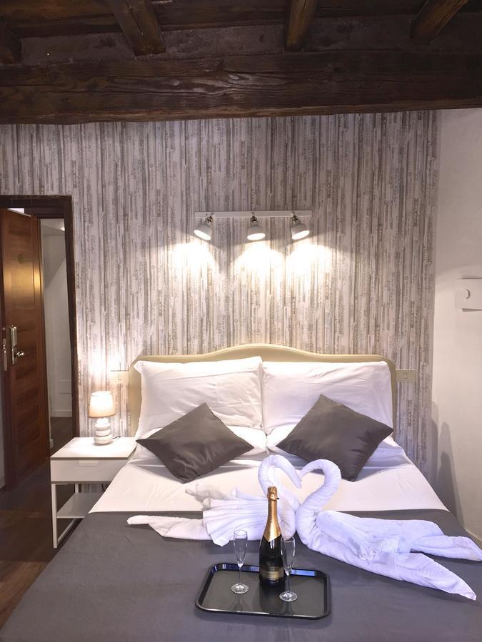 Do-Do Navona Suites Řím Pokoj fotografie