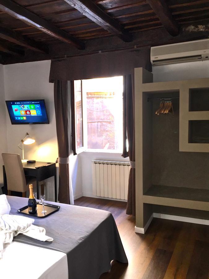 Do-Do Navona Suites Řím Pokoj fotografie