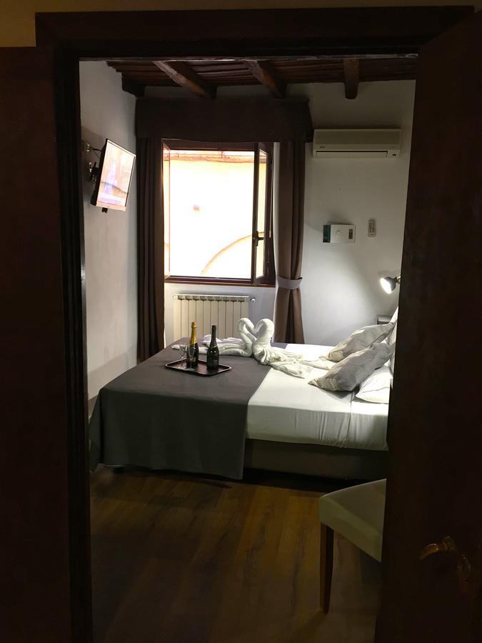 Do-Do Navona Suites Řím Pokoj fotografie